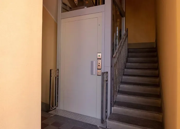 Casa Dela * ميلان